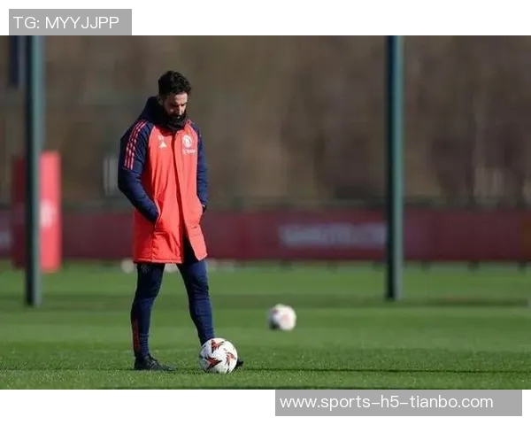 曼城米兰关注20岁葡超中场阿莫林600万欧元转会权属谈判进行中 曼城米兰关注20岁葡超中场阿莫林600万欧元转会权属谈判进行中